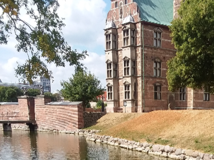 The moat that still partially surrounds Rosenborg castle has ducks.😏 The queens' rose garden is towards the right of this place.