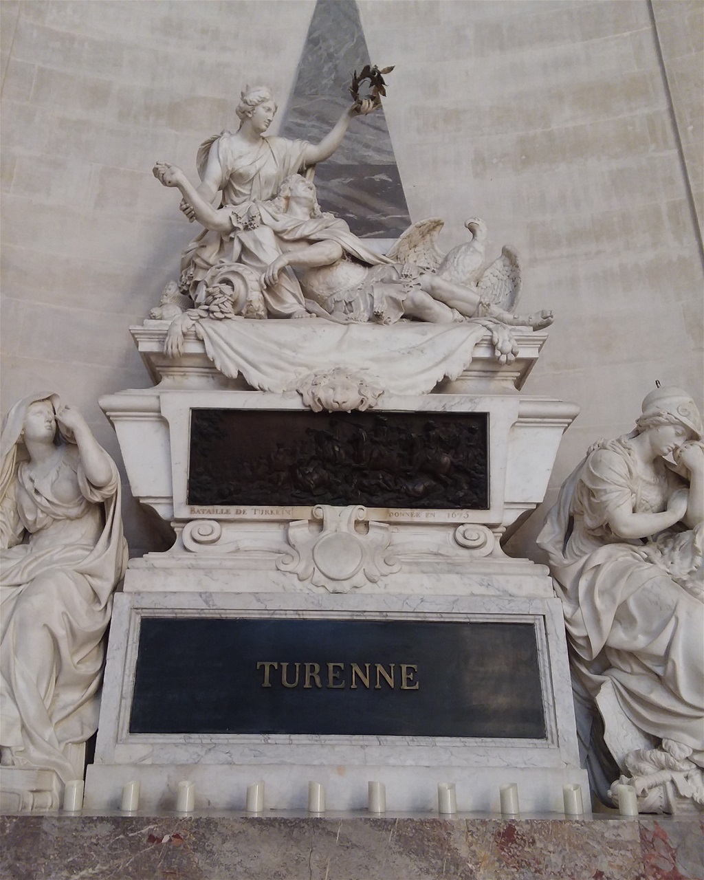 THIS TOMB IS ALSO IN LES INVALIDES.