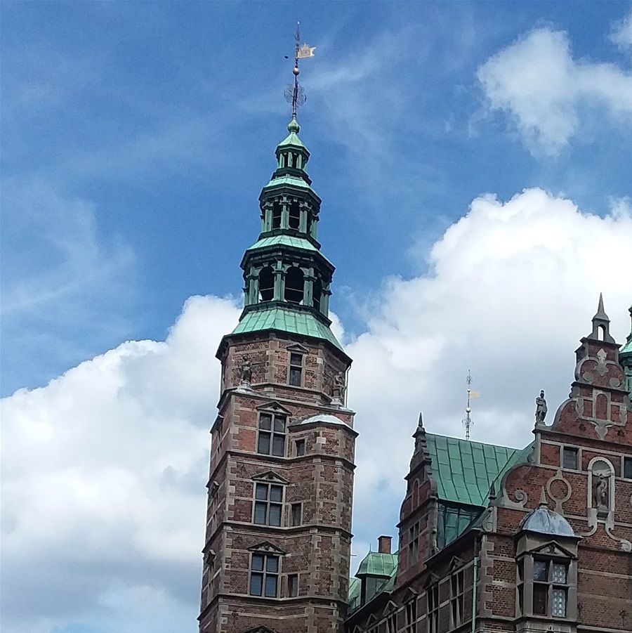 This is the first photo I took of Rosenborg Castle before I brought my family here.