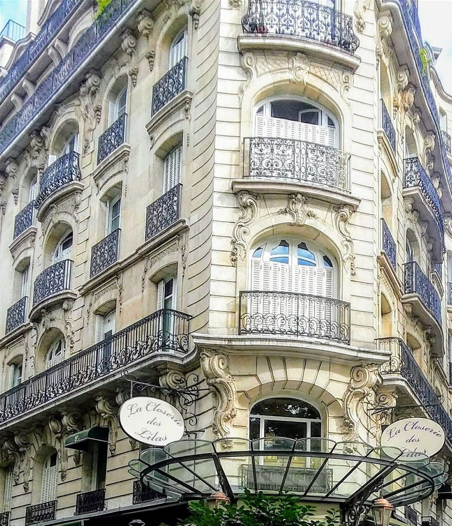Another view of Les Closerie des Lilas. The Marachal Ney sculpture is just to the right of the restaurant. I wanted to eat breakfast here but it was not yet open so I went to Les Doux Magots and had omelet natural with coffee creme.