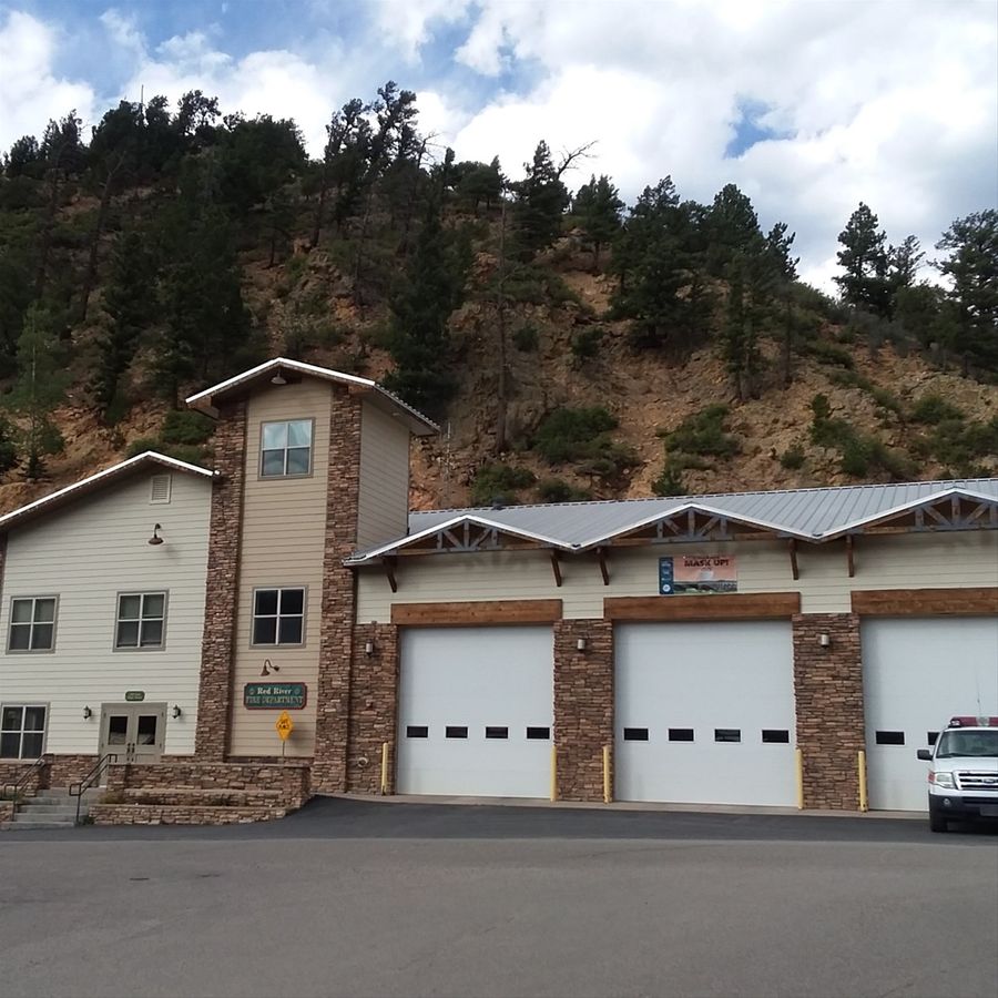 The fire station in Red River NM. Nice building 👍